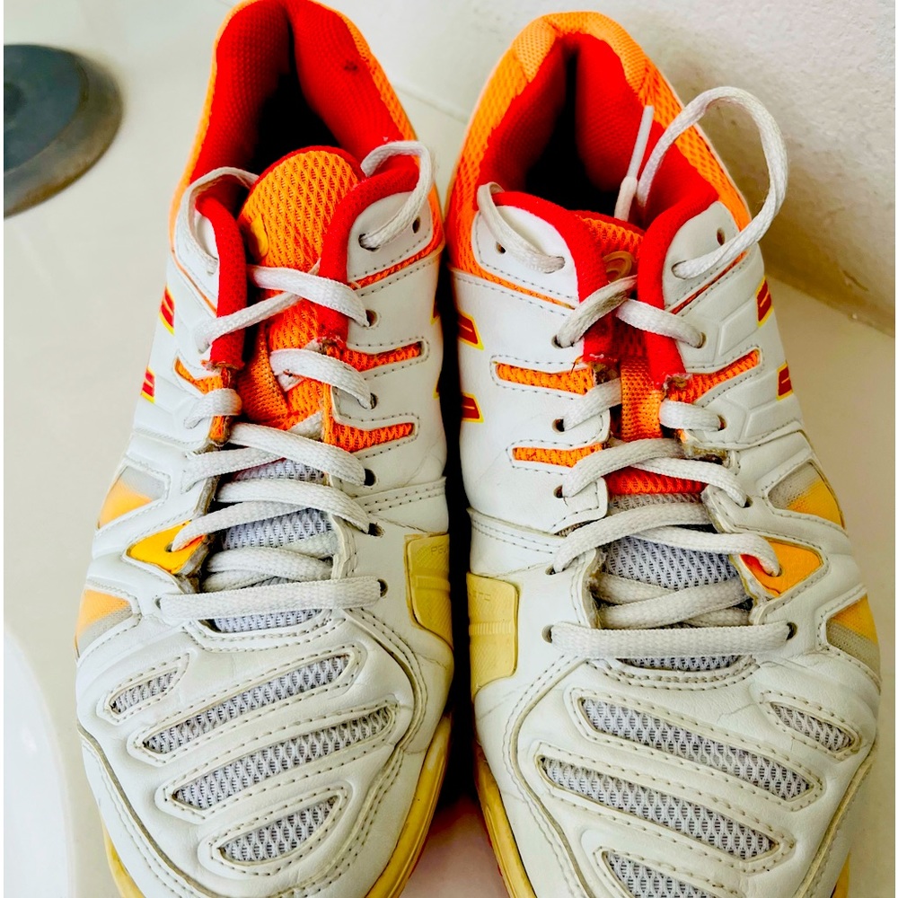 Women’s ASICS tennis shoe.  Size 6.5